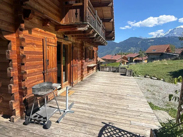 À VENDRE CHALET INDIVIDUEL + MAZOT SECTEUR PRISÉ DE DOMA