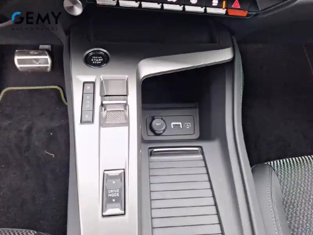 Peugeot 308 phev 180 e-eat8 — photo 16