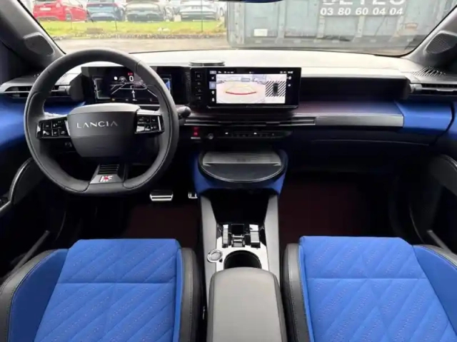 Lancia Ypsilon h.f. perfo 280ch 54kwh hf — photo 10