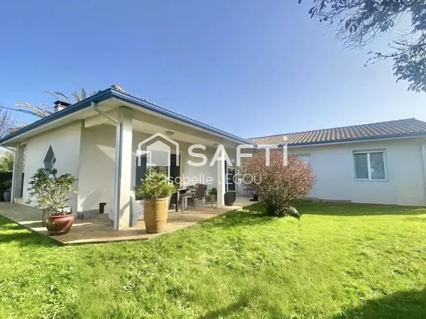Maison et dépendance à la Hume tout confort