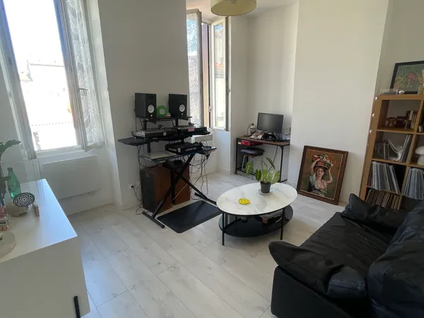 Loue appartement 34m² Camas 13005