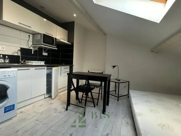 Studio 1 pièce 14 m²