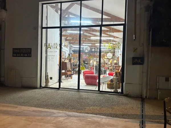 Fonds de commerce, emplacement N•1 sur Pezenas sur 310 m2