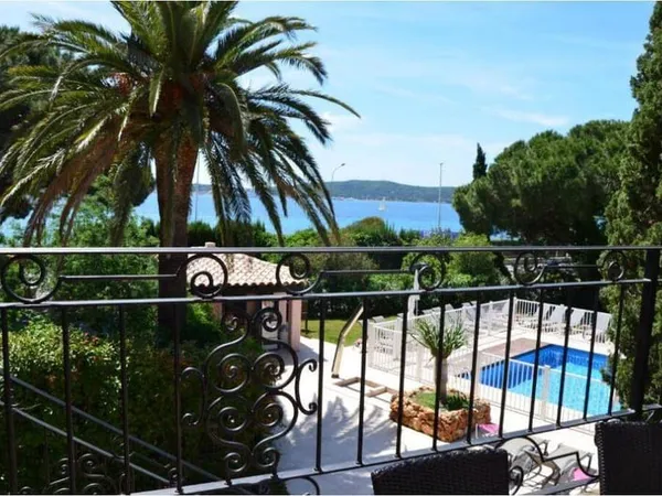 Commerce 654 m²