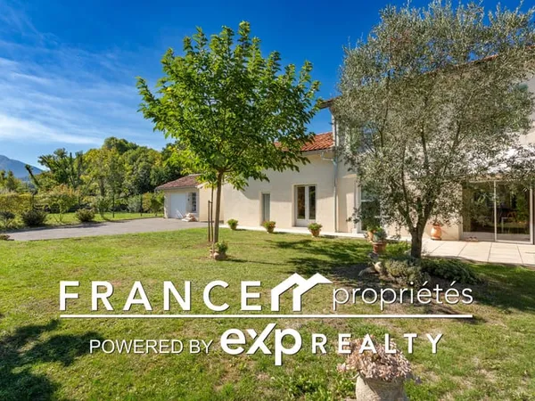 Maison rénovée de 140 m2 - Terrain 2200 m2