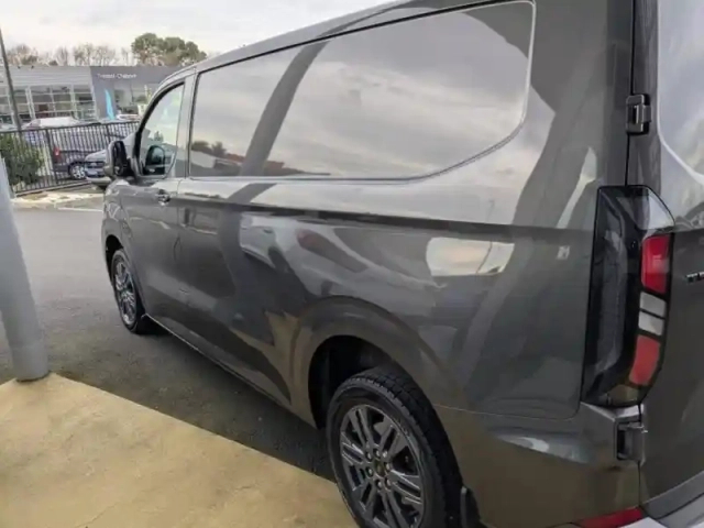 Ford Custom transit  fg 300 l1h1 2.0 ecoblue 150ch limited — photo 4