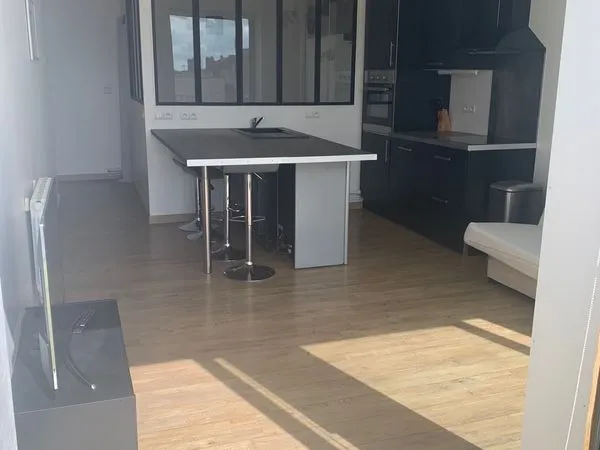 Meublé récent avec extérieur