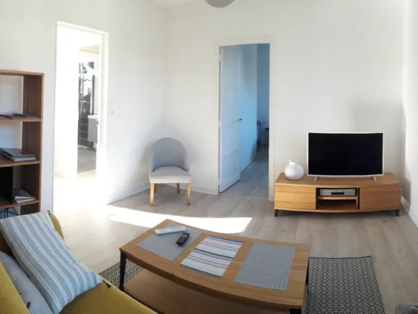 Appartement 1er étage / petit jardin