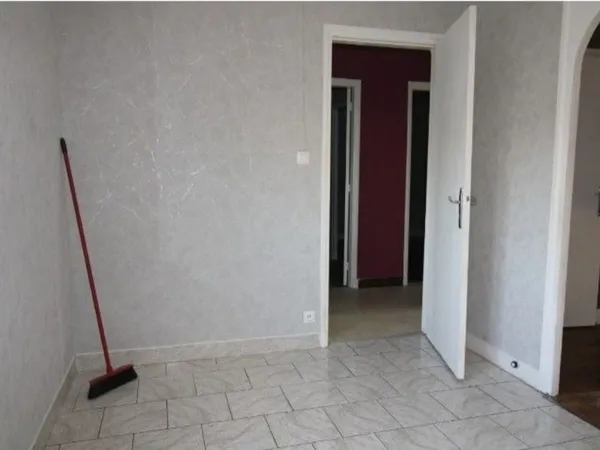 Appartement T3 ( non meublé) dans une maison