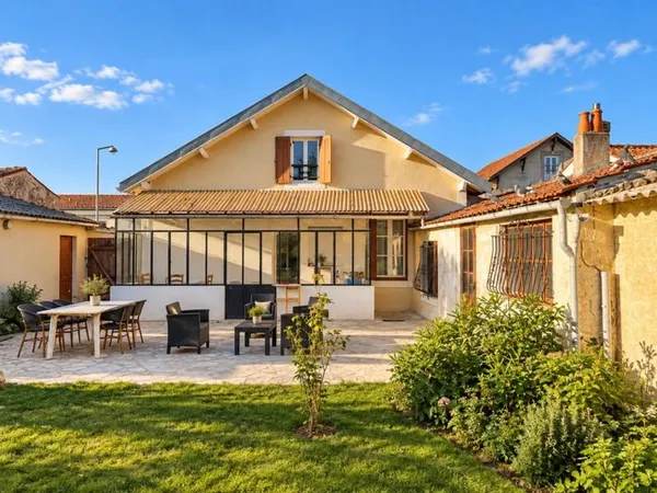 Maison à vendre trois chambres SAINTES (17)