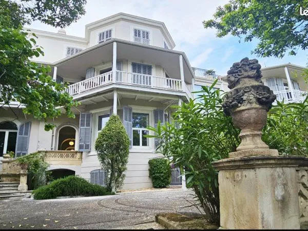 Cannes Monfleury - 2 pièces meublé de 54 m² - Résidence calme _ parking