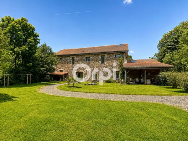 Maison 5 pièces 212 m²