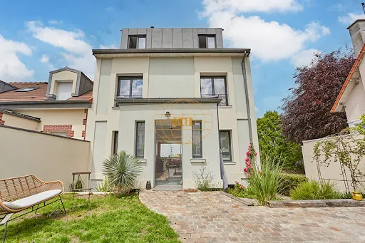 Maison 6 pièces 206 m²