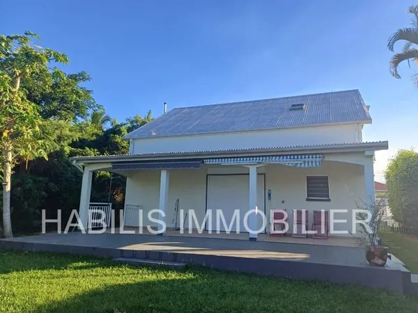 A LOUER - MAISON T6 ENTIEREMENT MEUBLÉE - D'ENVIRON 110 m2 -