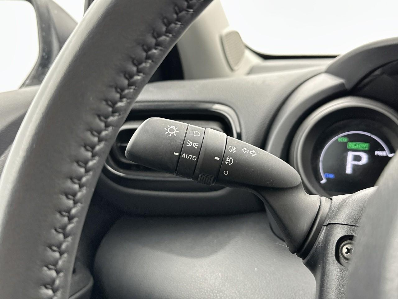 Toyota Yaris hybride 116h design — photo 19
