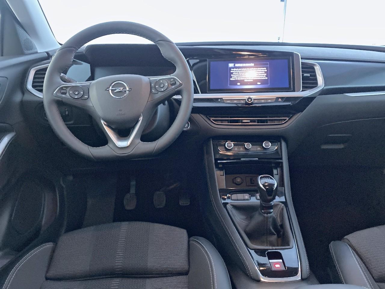 Opel Grandland 1.2 turbo 130 ch gs light — photo 8