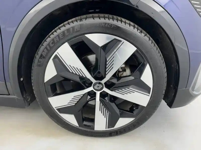 Renault Megane e-tech ev40 130ch standard charge — photo 21