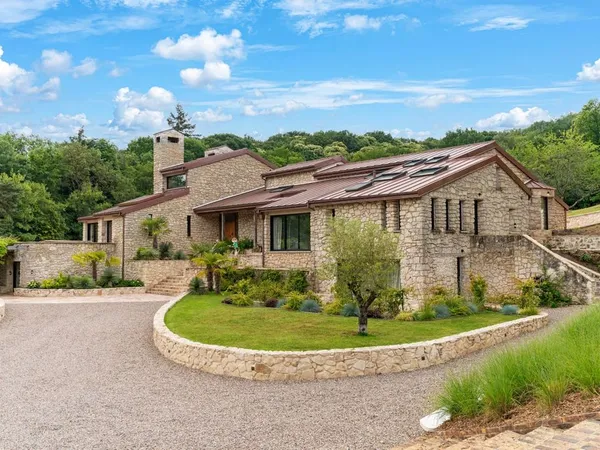 Villa 12 pièces 669 m²