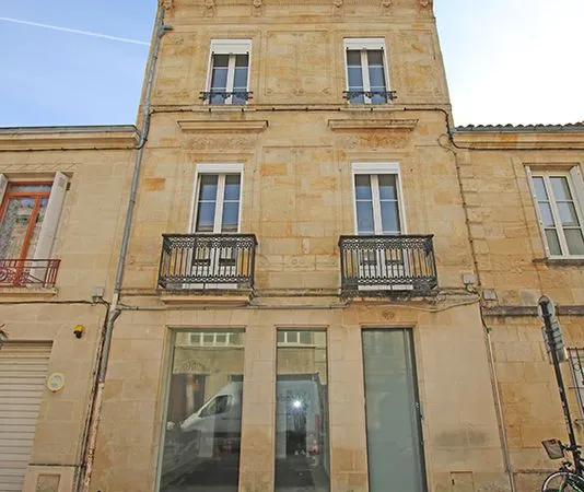 Local commercial de bureaux 92m2 plain-pied Jardin Public Aviau Chartrons