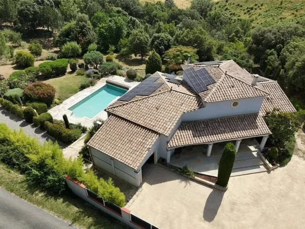 Maison 9 pièces 297 m²