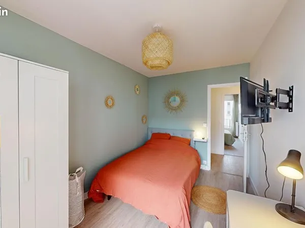 Chambre 5 pièces 94 m²