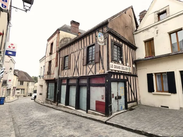 Immeuble commerce et habitation de 160 m², hyper-centre de Gall