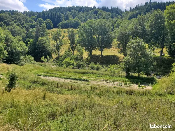 Terrain 340 m² Saint-Cirgues-en-Montagne