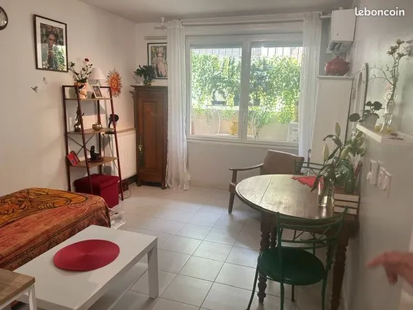T2 + balcon px 5 avenues/blancarde