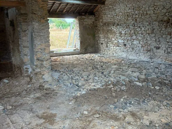 Maison en pierre à rénover