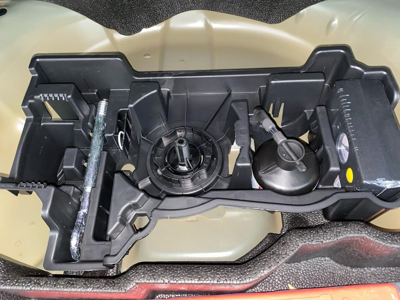 Peugeot 2008 hybrid 145 ch e-dcs6 allure — photo 12