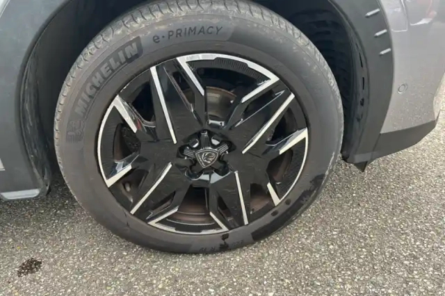 Peugeot 3008 hybrid 145 e-dcs6 — photo 57
