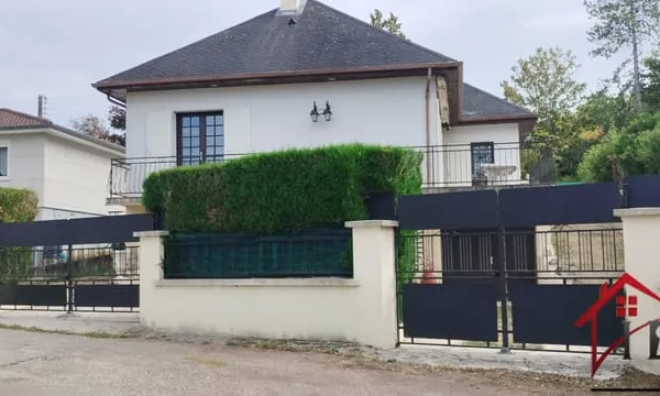 Pavillon six pièces, 114 mètres carrés habitables