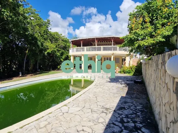 Maison 5 pièces 180 m²