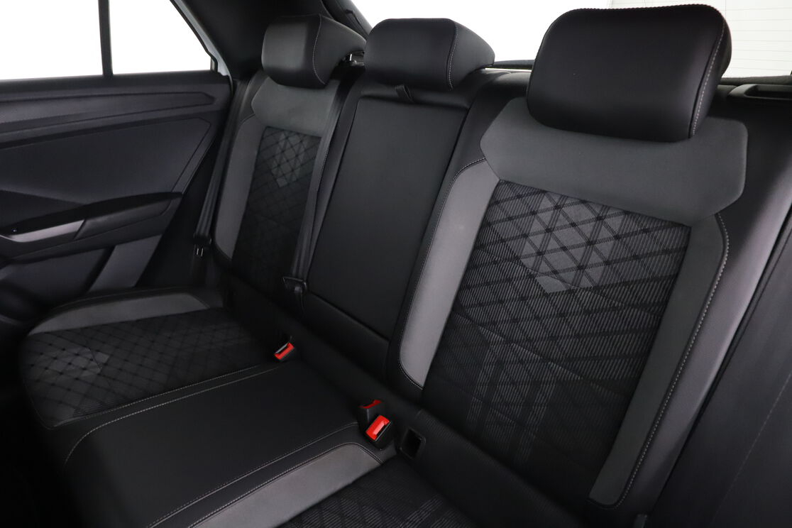 Volkswagen T-Roc 1.5 TSI EVO R-Line DSG7 — photo 13