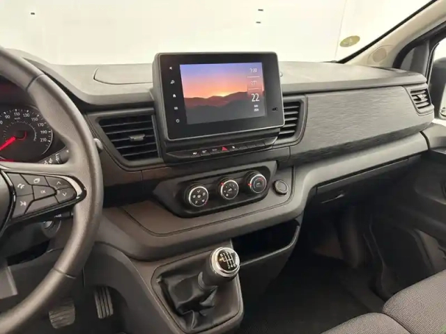 Renault Trafic l1 dci 150 energy s&amp;s — photo 21