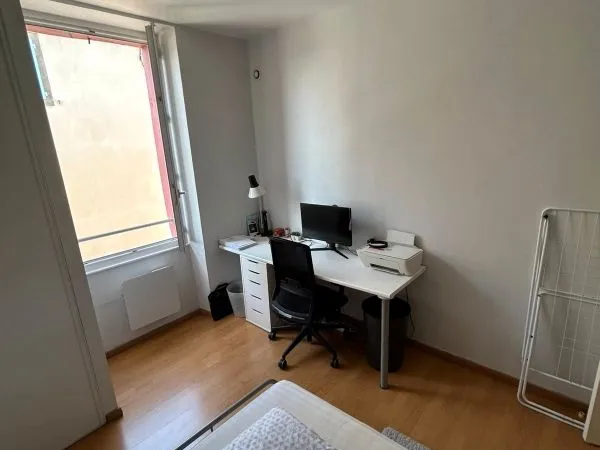 Particulier loue T2 à Castres près de la place Pierre Fabre