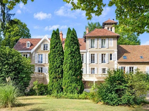 Maison 15 pièces 500 m²