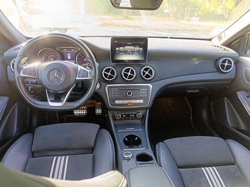 Mercedes Classe A 2.0 250 211 7G-DCT - Whiteart Edition – 2017 – 91000 km – Essence – Boîte Automatique — photo 28