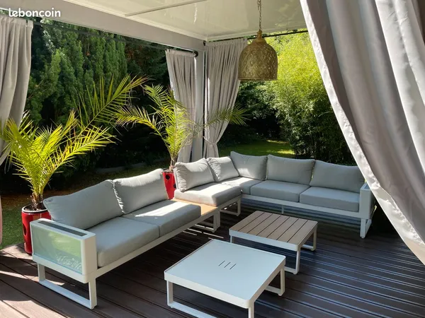 Maison piscine et spa interieur avec dependance ideal artisan ou prof libérale
