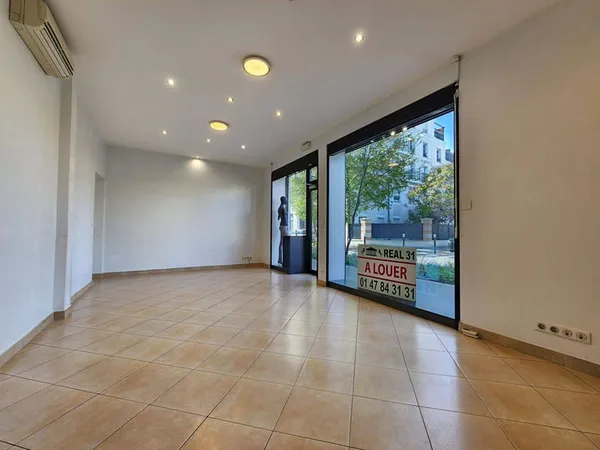 Local commercial 66 m²