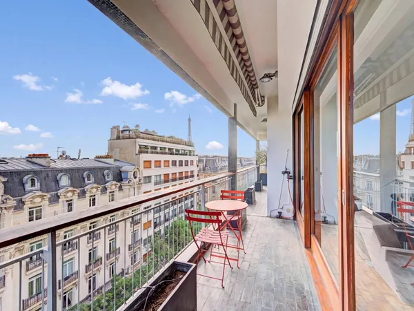 Paris XVIe - Trocadéro - Appartement avec balcon-terrasse et vues dégagées
