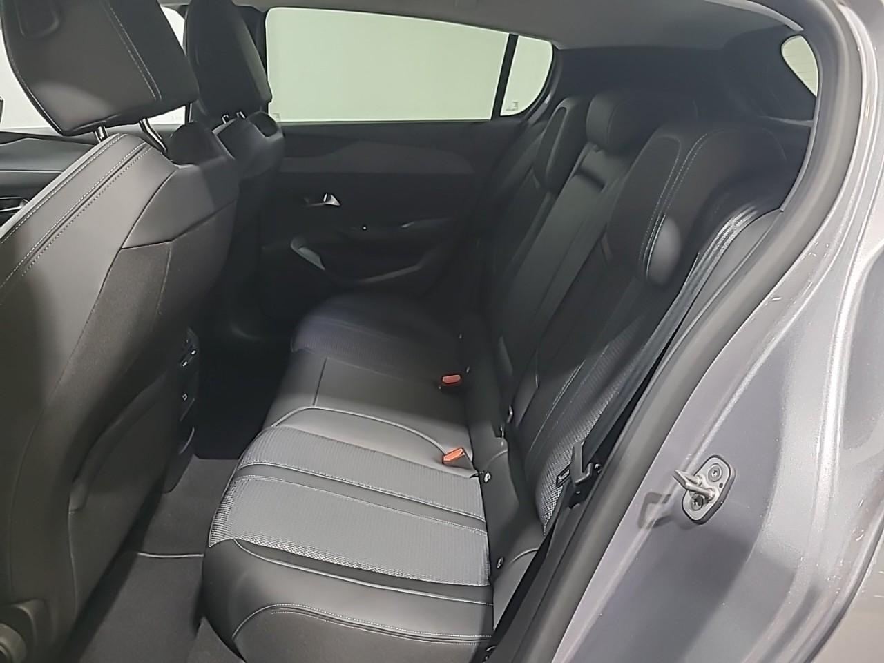 Peugeot 308 phev 180 e-eat8 allure pack — photo 13