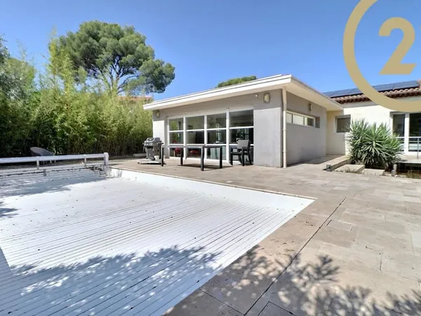 VENTE - SAINT-RAPHAËL - BOULOURIS - VILLA 5 PIECES DE 146M2