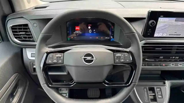 Opel Vivaro fgn sportive diesel 180 ch m automatique — photo 7