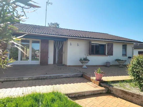 Langoiran , ensemble immobilier 2 maisons