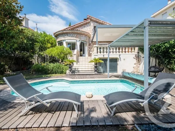 Maison 4 pièces 175 m²