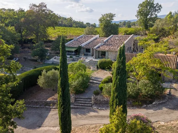 Villa 6 pièces 200 m²