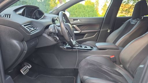 Peugeot 308 SW 1.6 Puretech 225 EAT8 - GT – 2018 – 120980 km – Essence – Boîte Automatique — photo 17