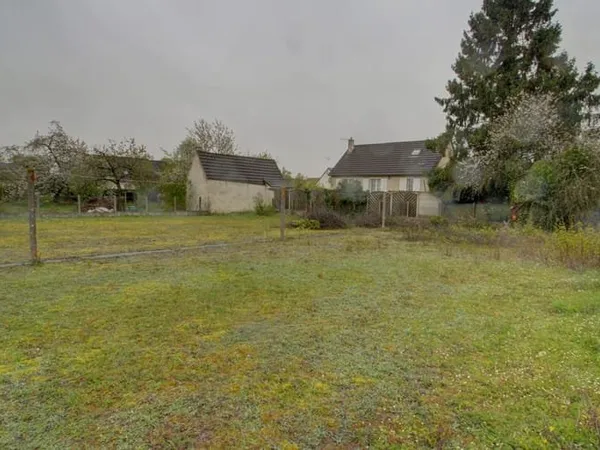 Terrain 700 m²