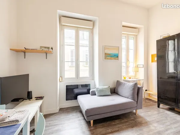Studio 1er Etage Gare au calme - Tout compris